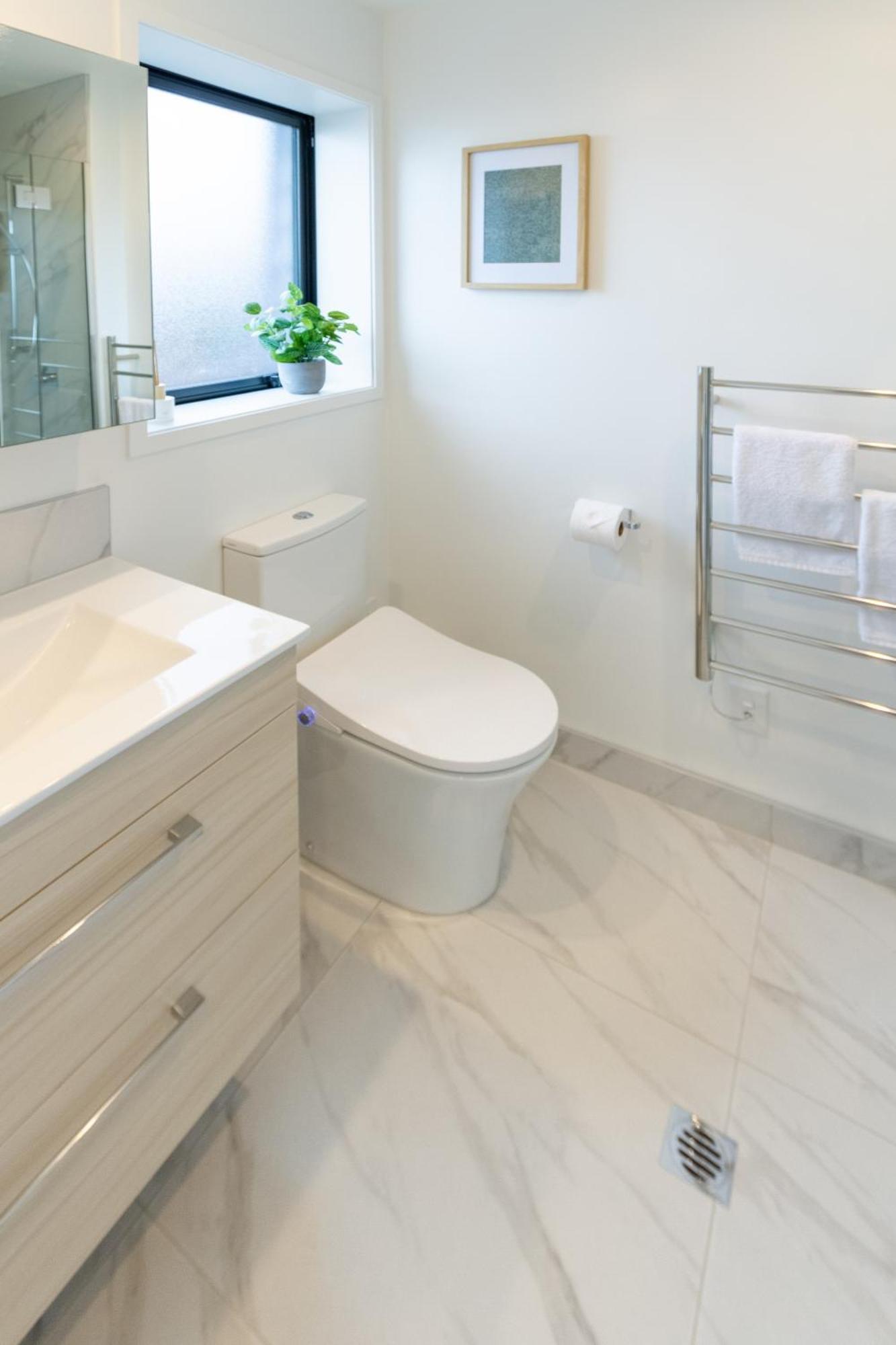 Downtown Comfort: Modern Studio With Backyard Christchurch Eksteriør bilde